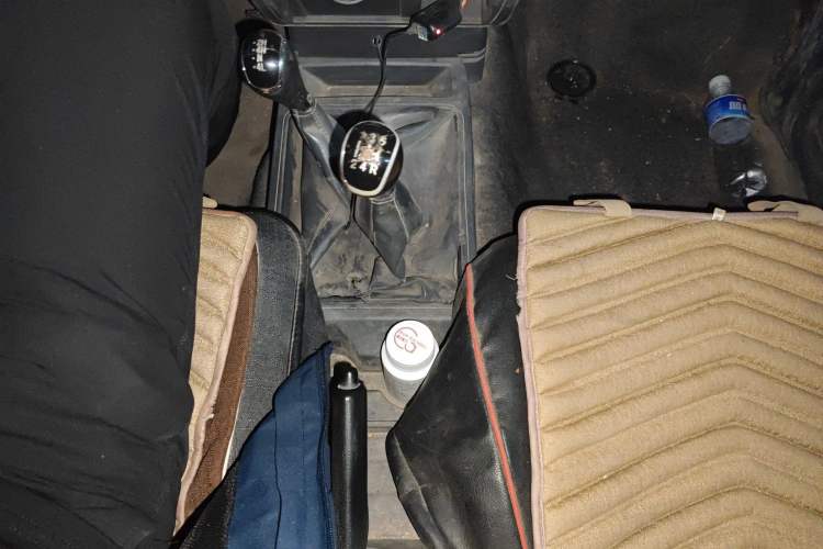 Used Dongfeng Ruichi 2015 2.4L Elite Edition Gasoline 4x4 Standard Trim ZG24
