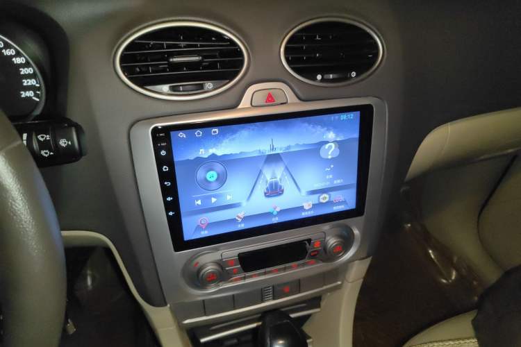 Used Ford Focus 2013 Hatchback Classic 1.8L Automatic Fashion Edition Audio And AC Panel