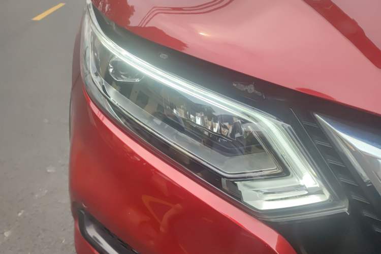 Used Nissan Qashqai 2019 2.0L CVT Luxury Edition Right Front Headlight