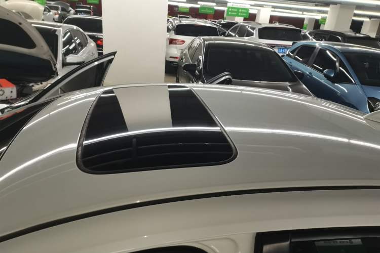 Used Honda Crider 2015 1.8L automatic luxury edition
