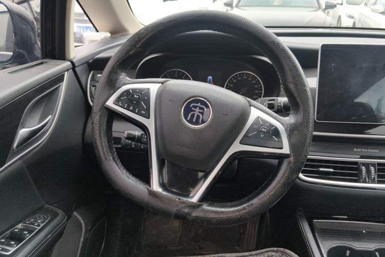 Used BYD Song MAX 2019 1.5T Automatic Smart Connect Ruiyi Sunroof Model 7 Seats China VI Standard Steering Wheel