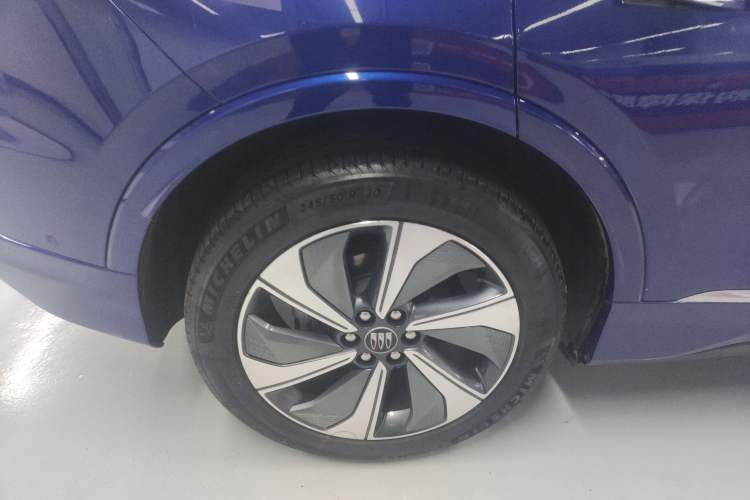 Used Buick E5 2023 Avia Four-Wheel Drive Version
