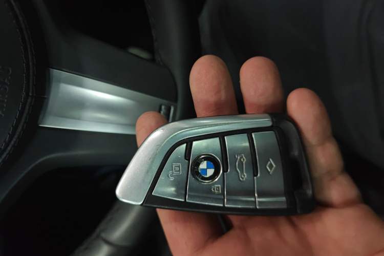 Used BMW 5 Series (Import) 2018 525i M Sport Package
