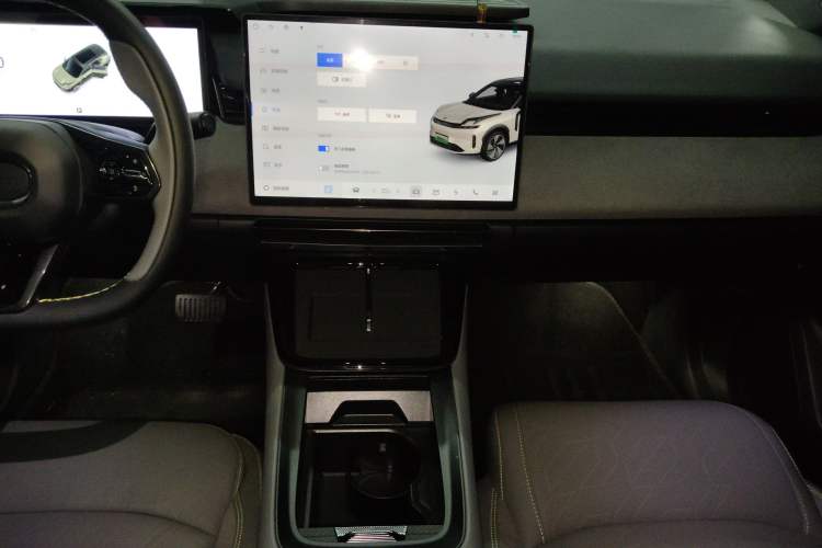 Used Lynk & Co 08 EM-P 2023 120km Long-Range Halo Audio And AC Panel