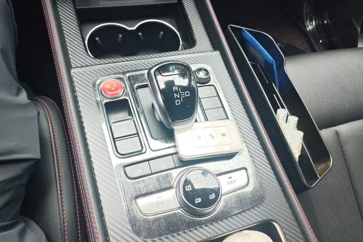 Used BYD Tang New Energy 2018 DM 2.0T All-Wheel Drive Smart Connectivity Luxury Model 7 Seats China V Emission Standard
