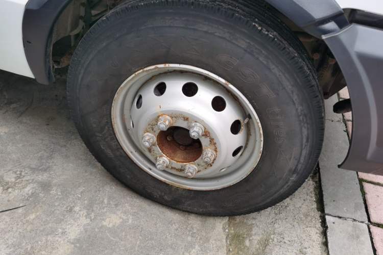 Used Iveco Daily 2017 2.8T V40 Cargo Van Mid-Roof 3/6 Seats 43S5