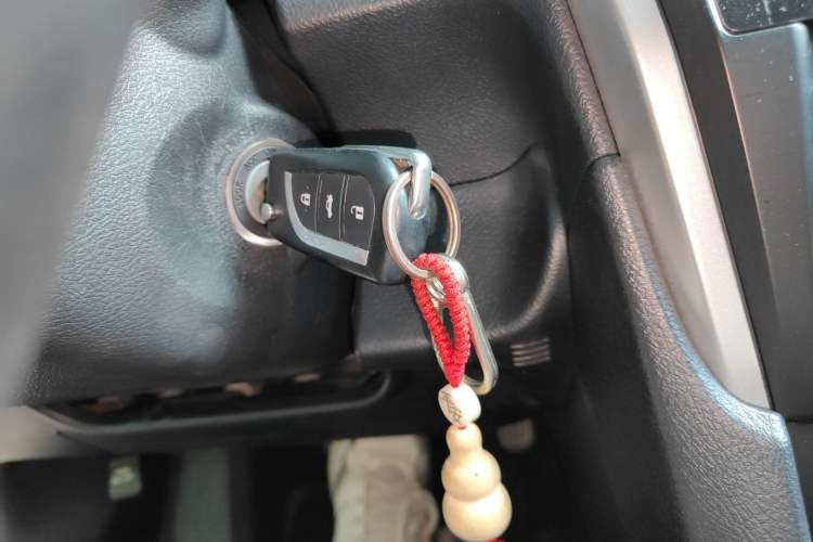 Used Toyota Camry 2016 2.0G 10th Anniversary Leading Edition Interior 1