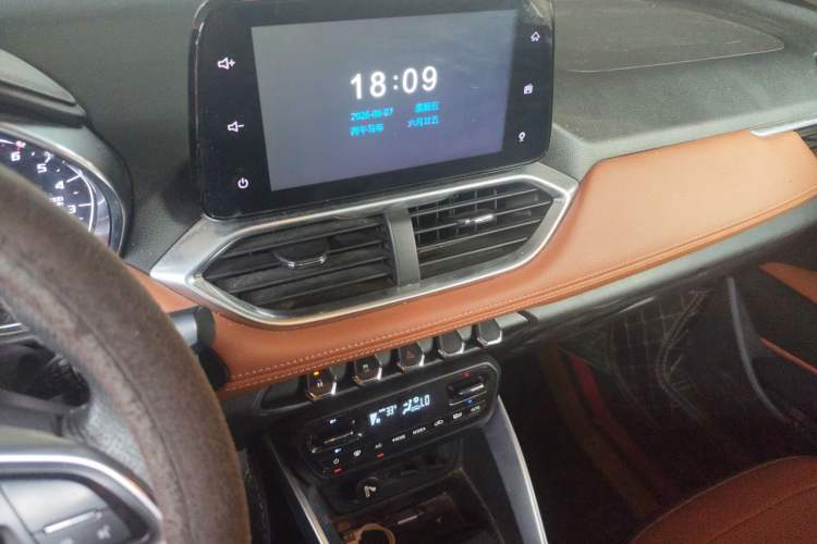 Ojetý Baojun 510 2017 1.5L Manual Luxury Model