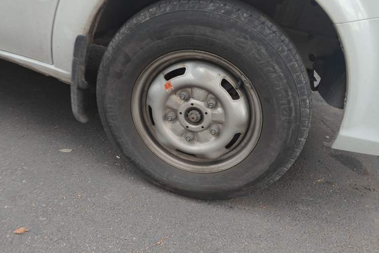 Used JMC Fushun 2022 2.0T Manual Multi-Function Passenger Vehicle Mid-Range High Roof 6-7 Seats