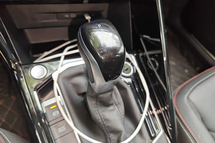 Used Volkswagen Tayron 2022 330TSI Two-Wheel Drive Luxury Smart Connectivity Version Gear Lever