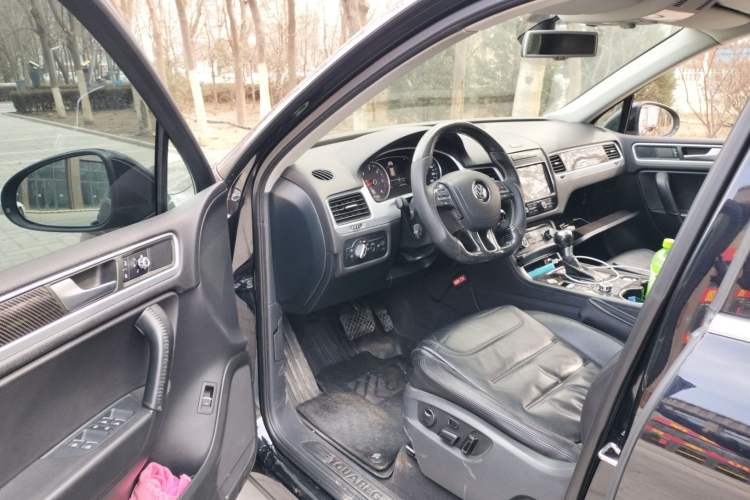 Used Volkswagen Touareg 2011 3.0 TDI Diesel Standard Version Driver Seat