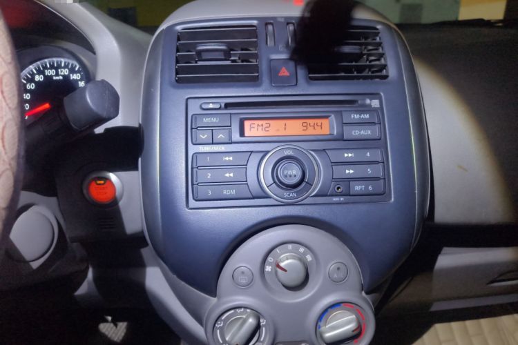 Used Nissan Sunny 2011 1.5XL CVT Luxury Edition Audio And AC Panel