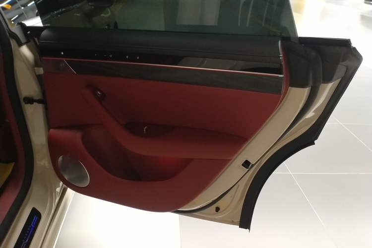 Used Hima Luxeed S7 2025 705 km Max
