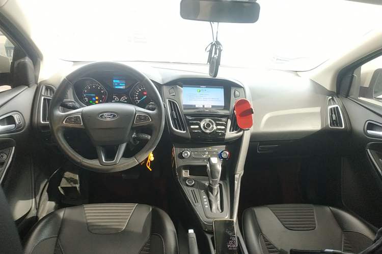 Used Ford Focus 2018 Hatchback Classic 1.6L Automatic Trendy SmartDrive Edition
