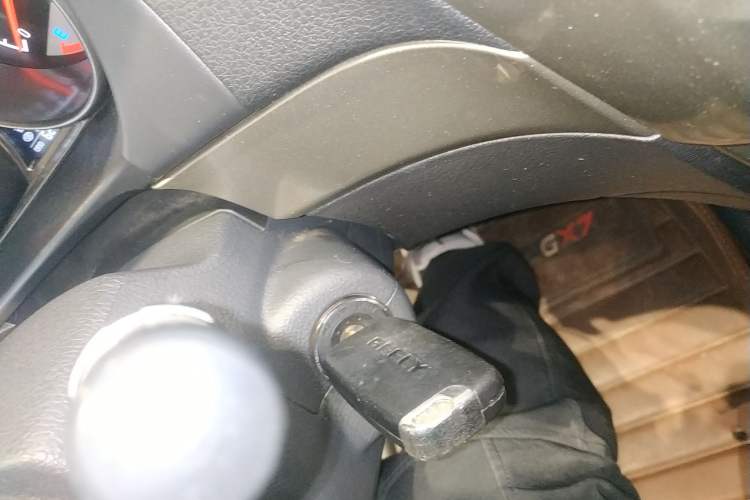 Used Geely Auto GX7 2015 Classic Edition 1.8L Manual Elite Model China V Standard
