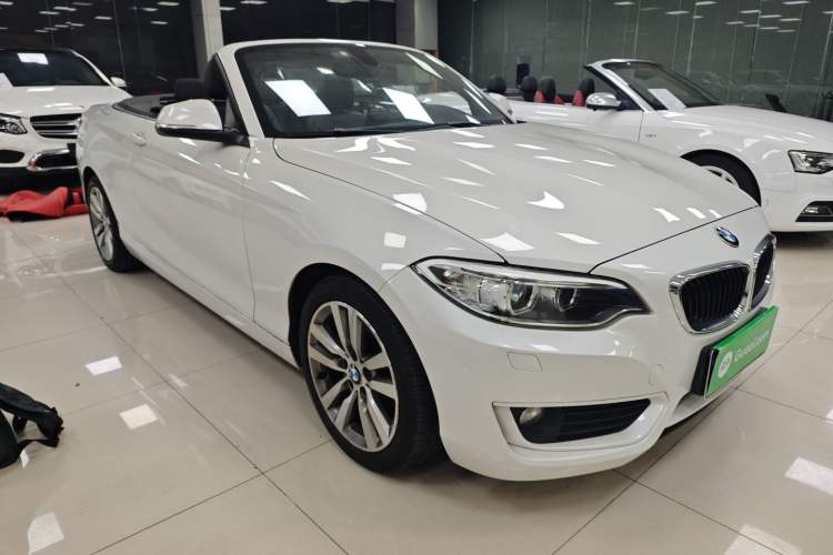 Used BMW 2 Series 2015 220i Convertible Coupe Leading Model
