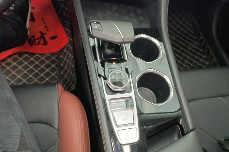 Used CHANGAN Eado 2023 Changan Edition PLUS Blue Whale NE 1.4T GDI DCT Prestige Version
