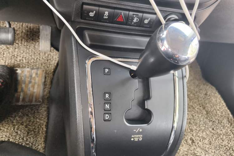 Used Jeep Patriot 2011 2.4 Luxury Edition Gear Lever