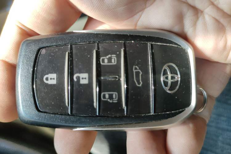 Used Toyota Vellfire 2021 Crown Dual-Engine 2.5L HV Supreme Edition
