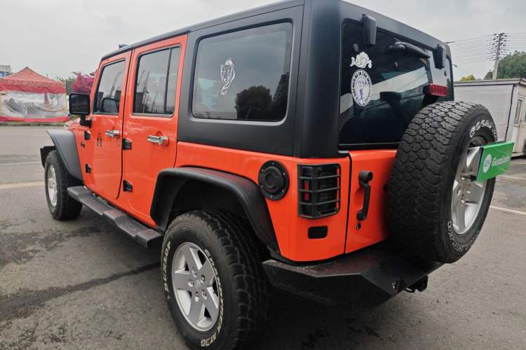 Used Jeep Wrangler 2014 2.8TD Sahara Four-Door Edition Rear Left 45 Deg