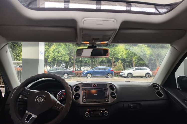 Used Volkswagen Tiguan 2010 2.0 TSI Automatic All-Wheel Drive Flagship Navigation Edition
