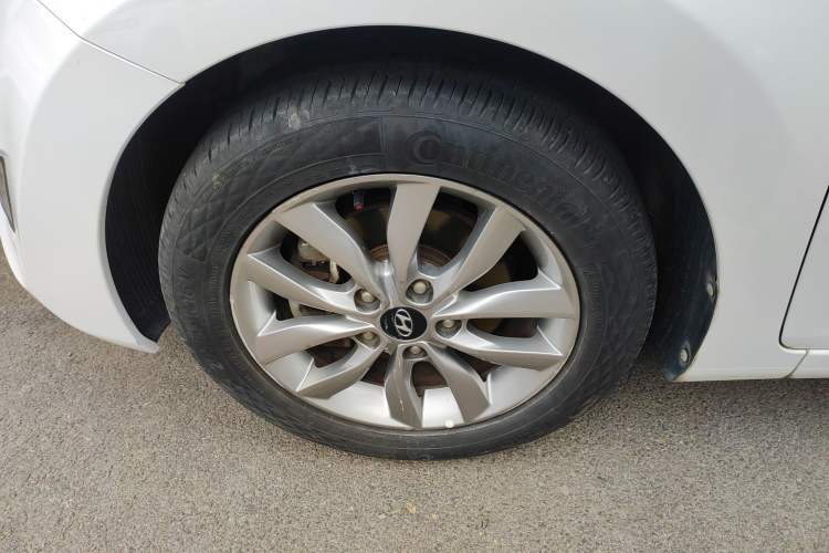 Used Hyundai Elantra (5th Generation / Langdong) 2015 1.6L Manual Leading Model Exterior 4