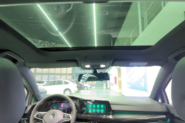 Used Volkswagen Golf 2023 Facelift 280TSI DSG R-Line Lite