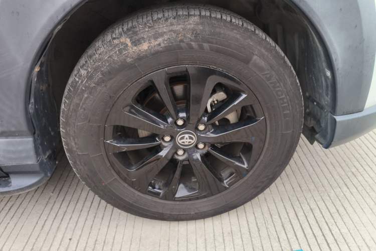 Used Toyota RAV4 2019 2.0L CVT Two-Wheel Drive Fashion X Limited Edition China V Standard
