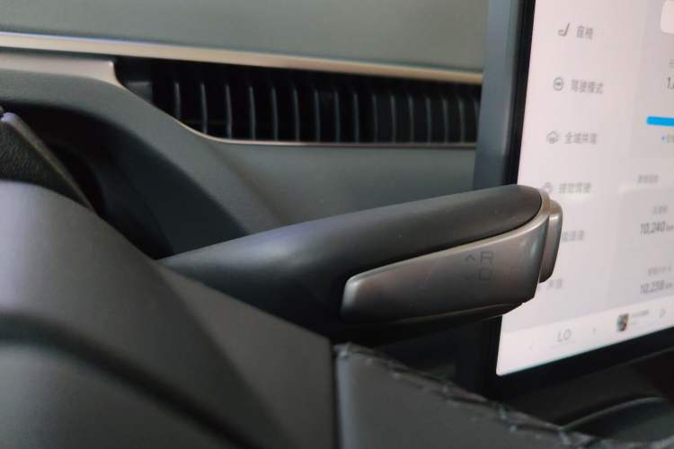 Used XPeng MONA M03 2025 600 with Ultra-Long Range Max Gear Lever