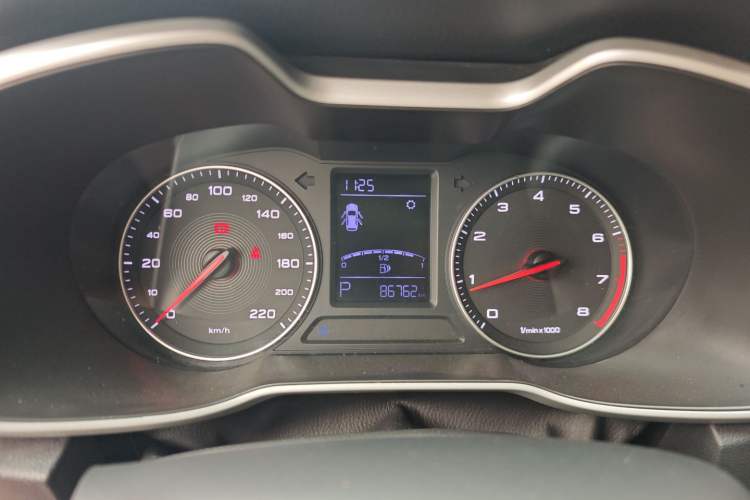 Used MG ZS 2018 1.5L Automatic Luxury Edition China V Standard