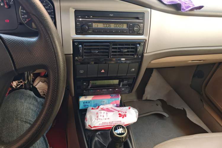 Used Volkswagen Santana Vista 2008 1.8L Manual Comfort Edition Audio And AC Panel