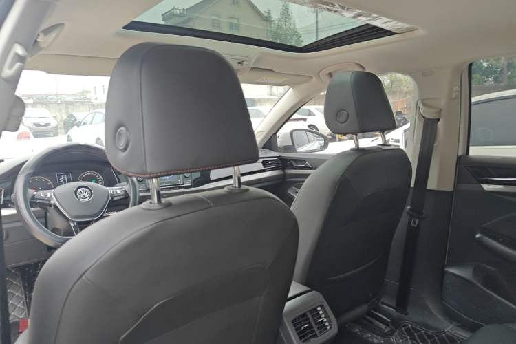 Used Volkswagen Bora 2020 1.5L Automatic Comfort Model Headliner