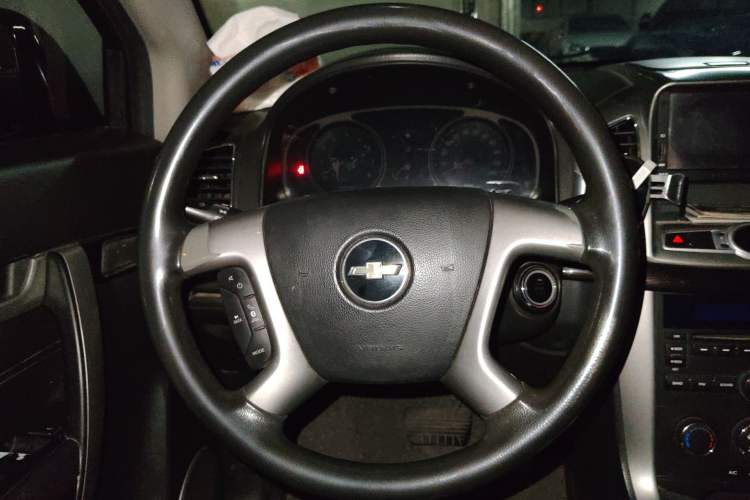 Used Chevrolet Captiva 2014 2.4L Two-Wheel Drive Urban Version 7 Seats Steering Wheel