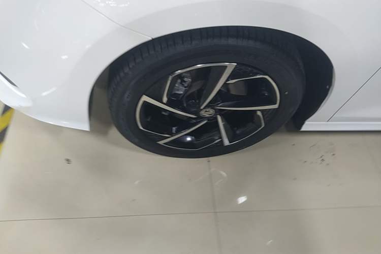 Used MG 5 2021 Revised 300TGI DCT Qingshè Luxurious Enjoyment Edition
