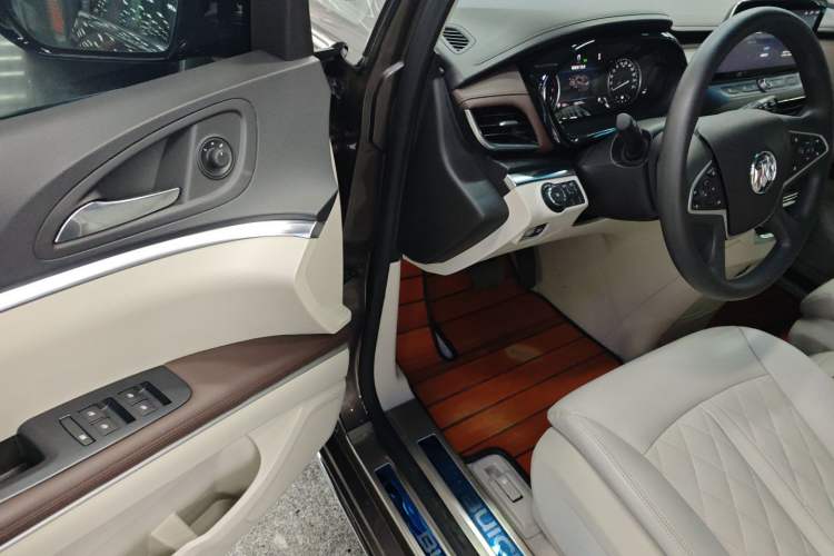 Used Buick GL8 2023 Land Executive Class Smart Enjoyment Model