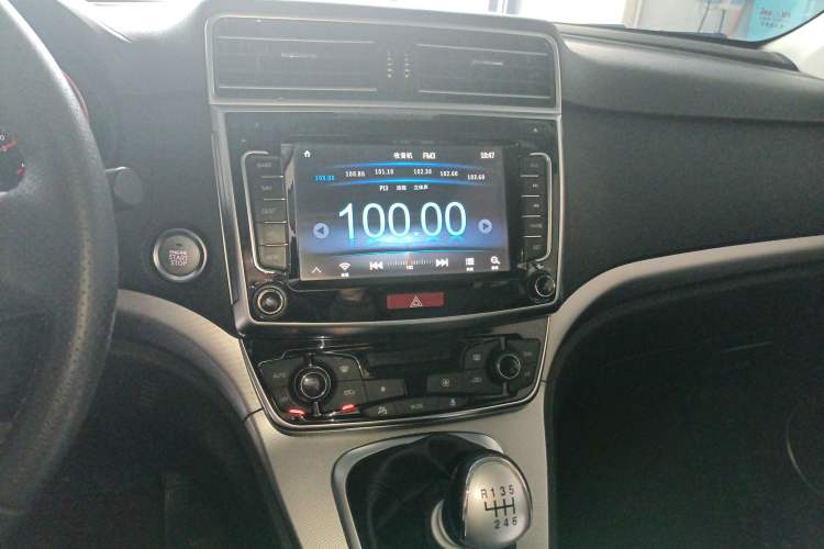 Used Haval H6 2017 Blue Label Sport Edition 1.5T Manual Two-Wheel Drive Elite Model Audio And AC Panel