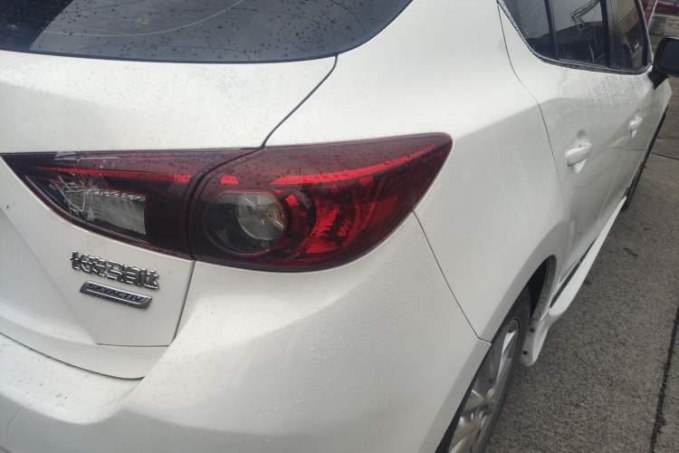 Used Mazda 3 Axela 2017 Hatchback 1.5L Manual Comfort Edition China V Exterior 3