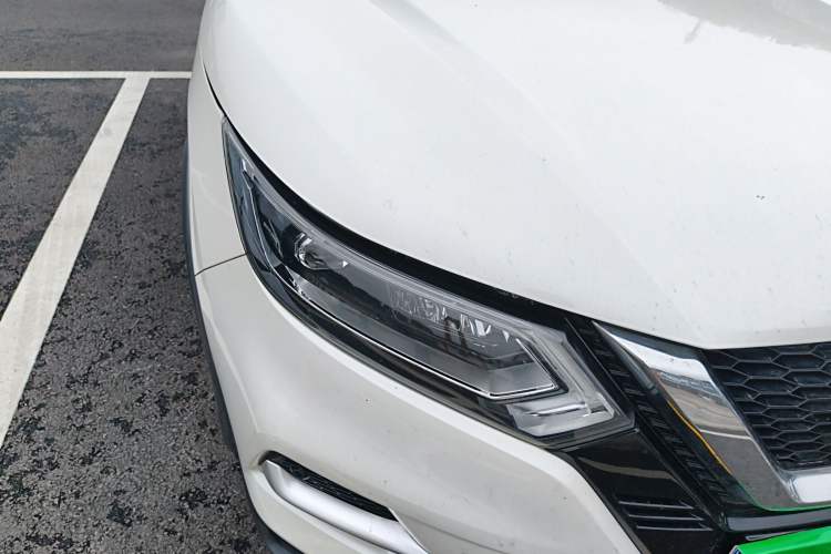 Used Nissan Qashqai 2021 2.0L CVT Luxury Edition Right Front Headlight