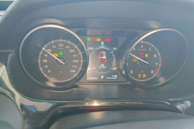 Used Land Rover Discovery Sport 2018 240 PS SE Version Instrument Cluster