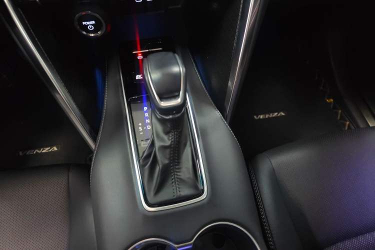 Used Toyota Venza 2023 2.5L Smart Electric Hybrid Dual-Drive Prestige Version