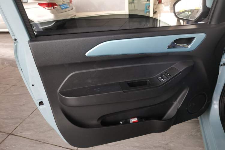 Used Brilliance Xinri i03 2021 318 km 31.45 kWh