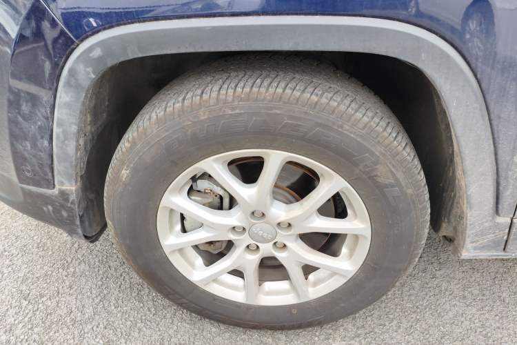 Used Jeep Cherokee 2016 2.4L Professional Smart Version Exterior 4