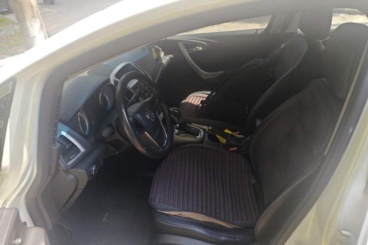 Used Buick GT 2010 XT 1.8L Automatic Fashion Edition
