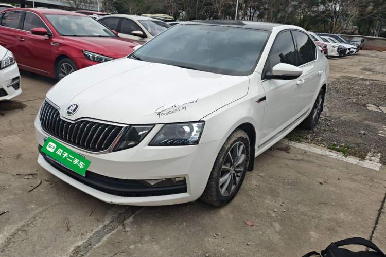 Used Skoda Octavia 2019 TSI230 DSG Smart & Comfort Edition China VI Standard