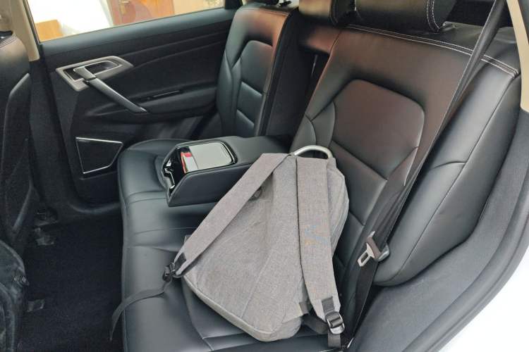 Used Geely Auto Emgrand X7 Sport 2016 2.0L Manual ZhiShang Version
