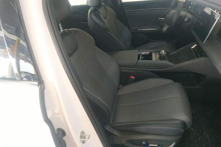 Used BYD Qin L 2024 DM-i 120KM Beyond Model
