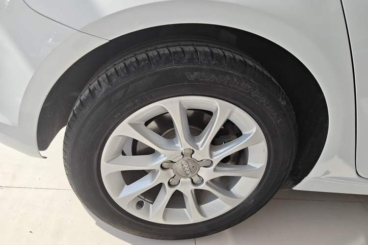 Used Audi A3 2016 Sportback 35 TFSI Ambition Edition Right Rear Wheel Hub