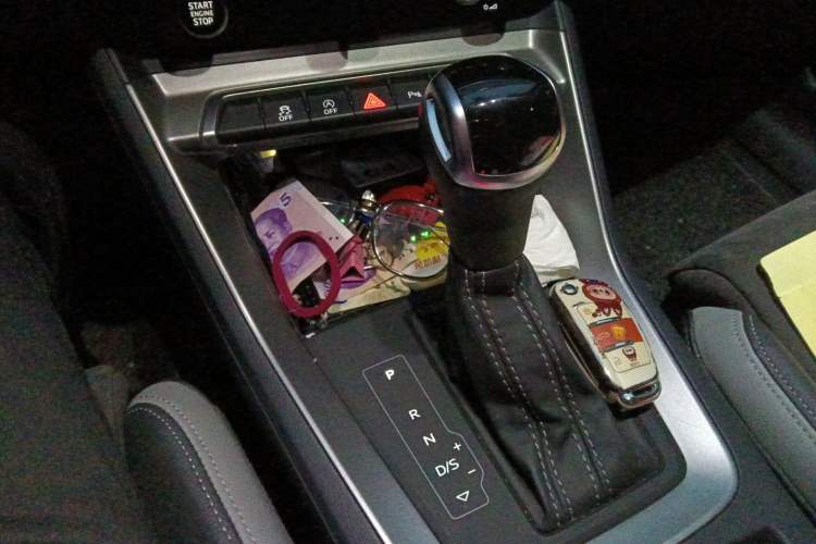 Used Audi Q3 2021 35 TFSI Fashion Dynamic Model Gear Lever