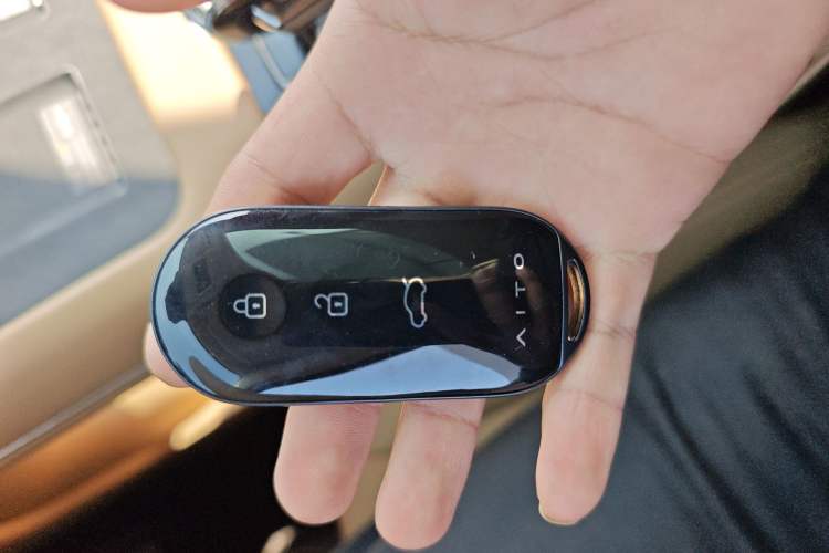 Used Hima AITO M7 2024 1.5T Intelligent Drive Rear-Drive Ultra Version 5 Seats Vehicle Key