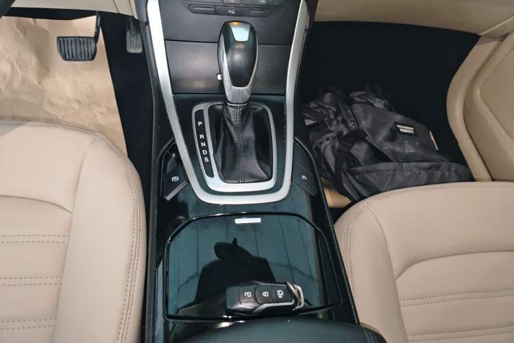 Used Ford Edge 2016 EcoBoost 245 Two-Wheel-Drive Titanium 5-Seater